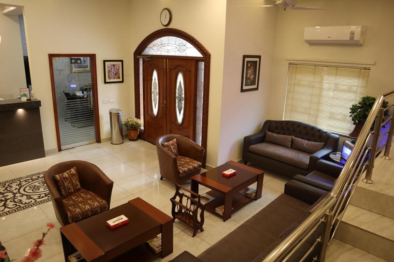 Hayyat Luxury Hotel Apartments Лахор Экстерьер фото